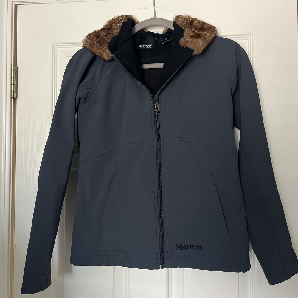 Marmot women's zip up  jacket fur hood elevated basic comfort stretch